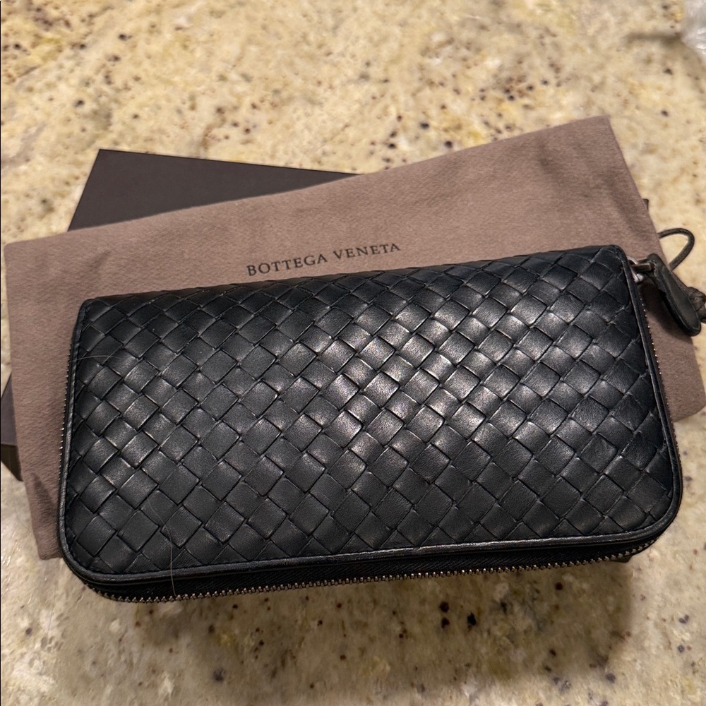 Bottega Veneta Black Woven Wallet - Picture 3 of 11
